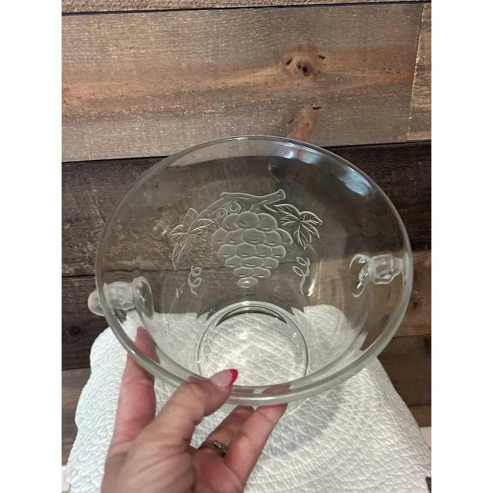 Vintage Acrylic Wine Chiller Ice Bucket – Embossed Grape‎ Design, Barware